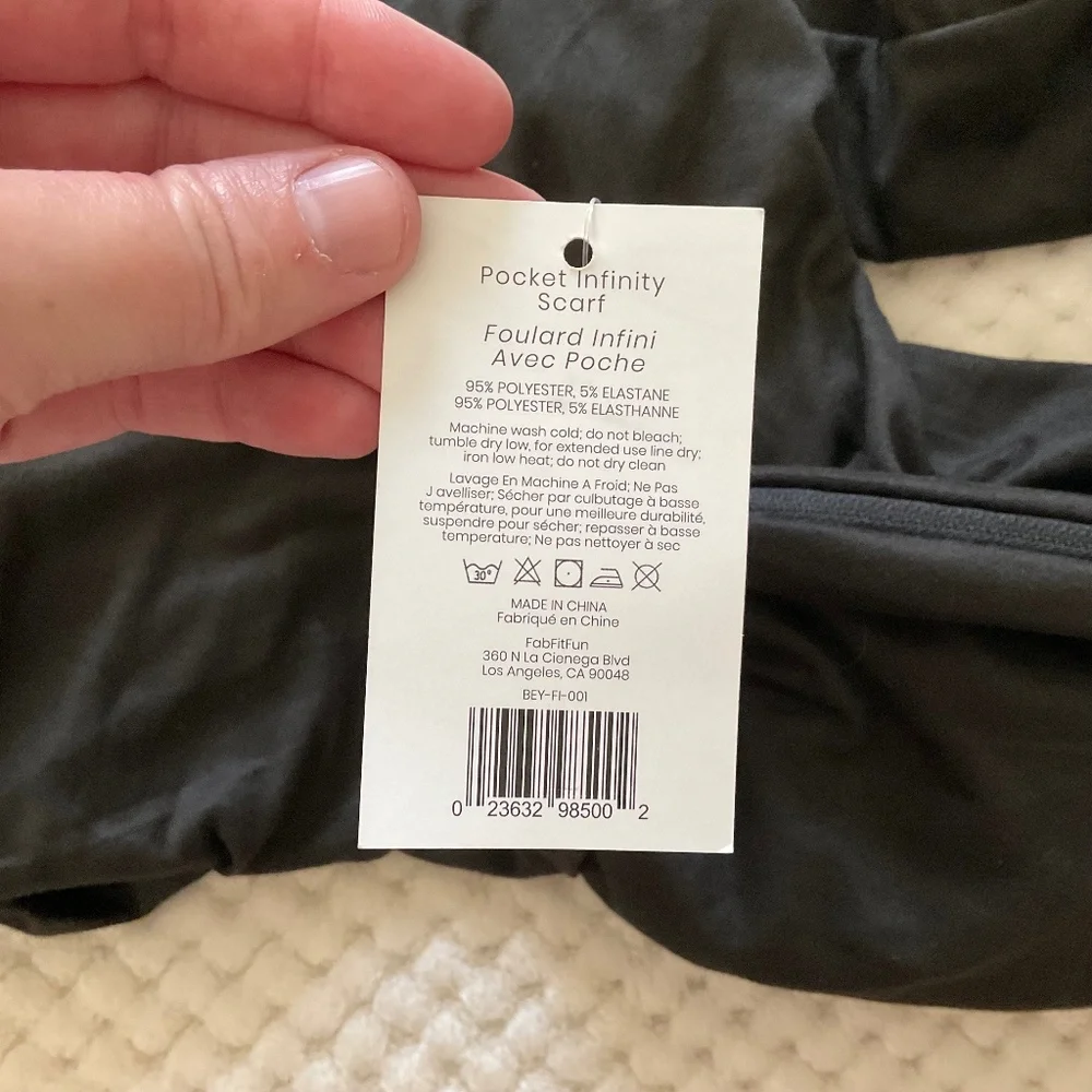 Beyond Yoga Black Pocket Infinity‎ Scarf